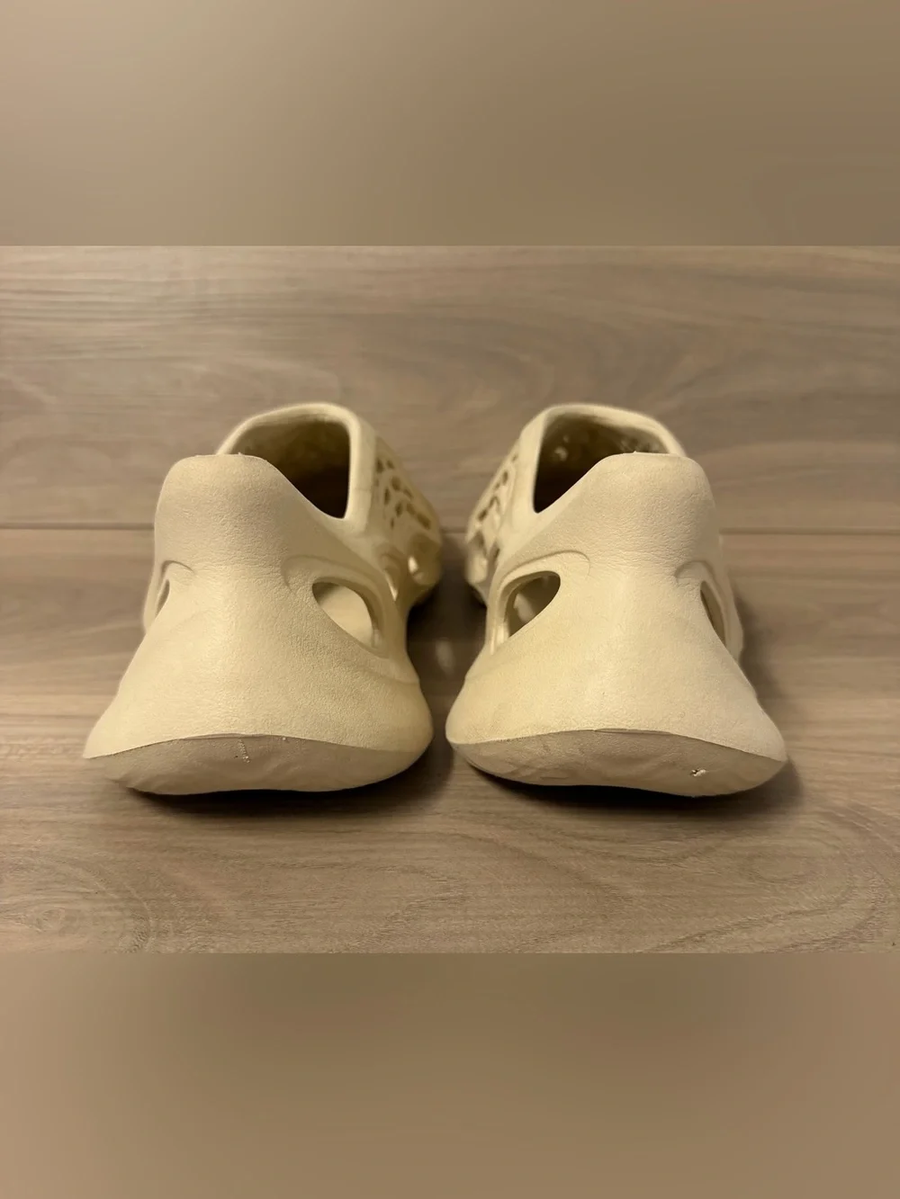 Form runner kids slip on sandals size 5